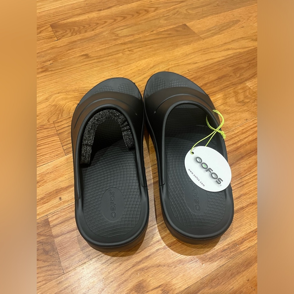 Oofos Ooahh Sandal - Picture 3 of 4